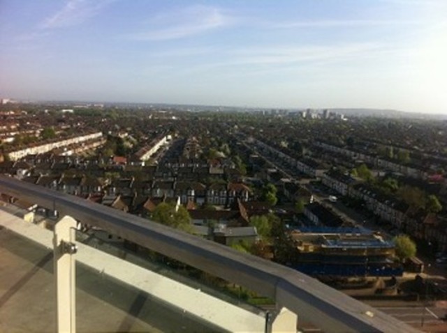 Image of 2 Bedroom Flat to rent at Raphael House 250 High Road ilford, IG1 1YT