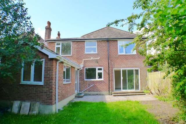  Image of 5 Bedroom Detached to rent at Salisbury, SP1 3BU