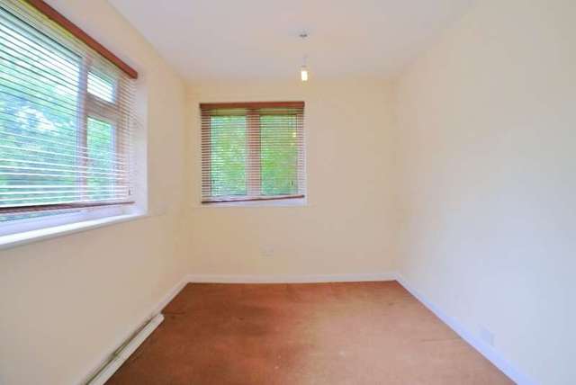  Image of 5 Bedroom Detached to rent at Salisbury, SP1 3BU