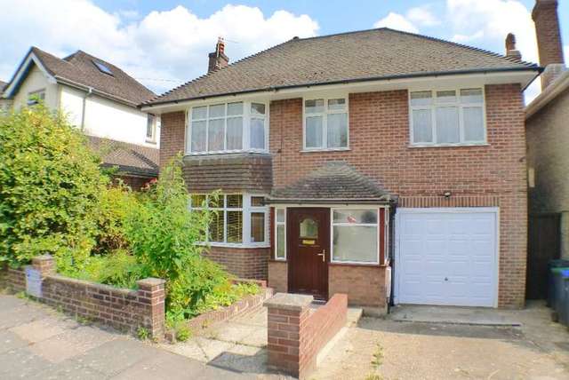  Image of 5 Bedroom Detached to rent at Salisbury, SP1 3BU
