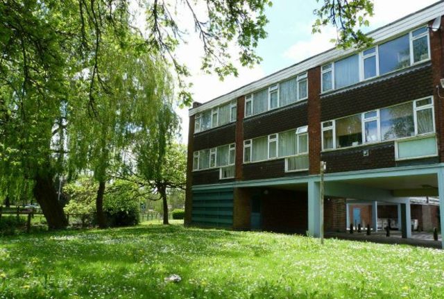  Image of 3 Bedroom Flat for sale at Salisbury, SP1 2HW