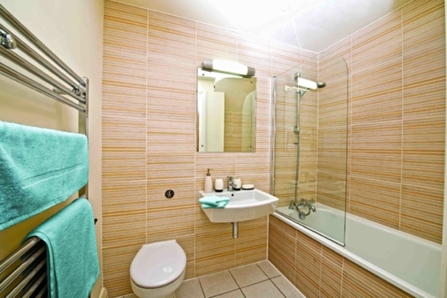  Image of 1 Bedroom Apartment for sale at Silver Wharf Upper North Street Limehouse, E14 7FY
