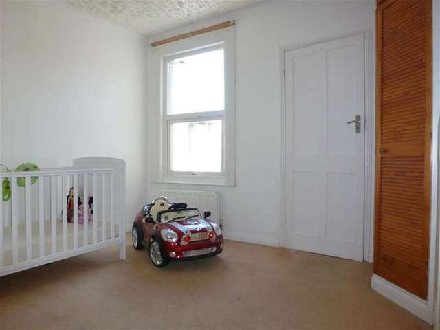  Image of 2 Bedroom Terraced for sale at Dartford Kent Dartford, DA1 1TE