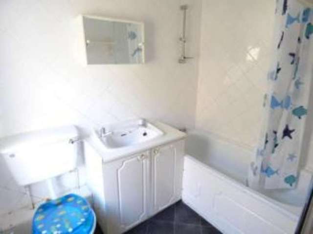  Image of 3 Bedroom Terraced for sale at Stokeinteignhead Newton Abbot Stokeinteignhead, TQ12 4QT