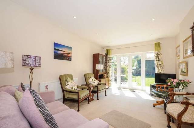  Image of 3 Bedroom Detached for sale at Pinner Middlesex, HA5 4QE