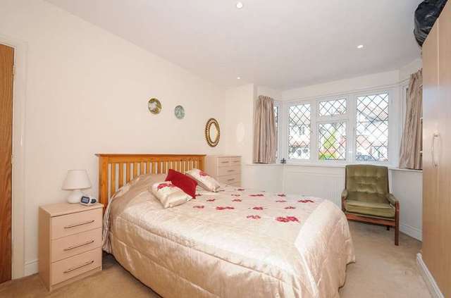  Image of 3 Bedroom Detached for sale at Pinner Middlesex, HA5 4QE