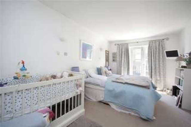  Image of 2 Bedroom Semi-Detached for sale at Restoration Square London Battersea, SW11 3HJ