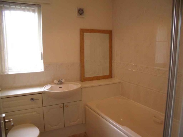  Image of 2 Bedroom Flat to rent at Livingston West Lothian West Lothian, EH54 8JP