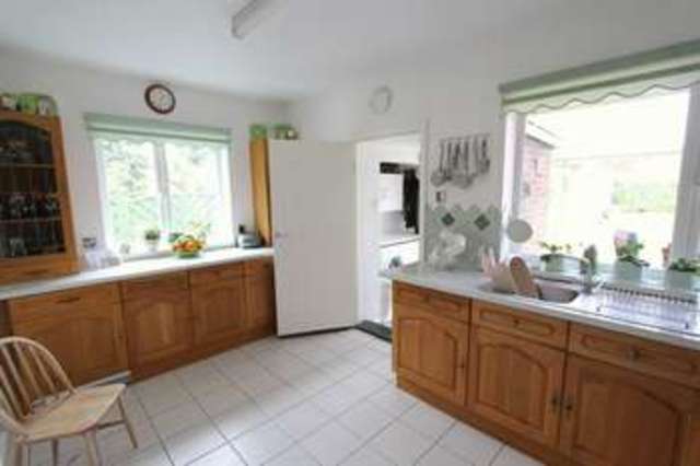  Image of 2 Bedroom Detached for sale at Welton Road  Brough, HU15 1BJ
