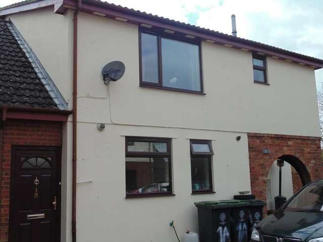 Image of 2 Bedroom Maisonette to rent at Higham Northamptonshire Higham Ferrers, NN10 8AX