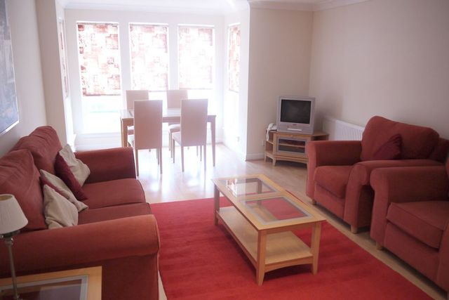  Image of 2 Bedroom Flat to rent at Hyndland Glasgow Glasgow, G12 0YH