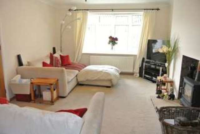  Image of 3 Bedroom Semi-Detached for sale at Winchester Road  Grantham, NG31 8RX