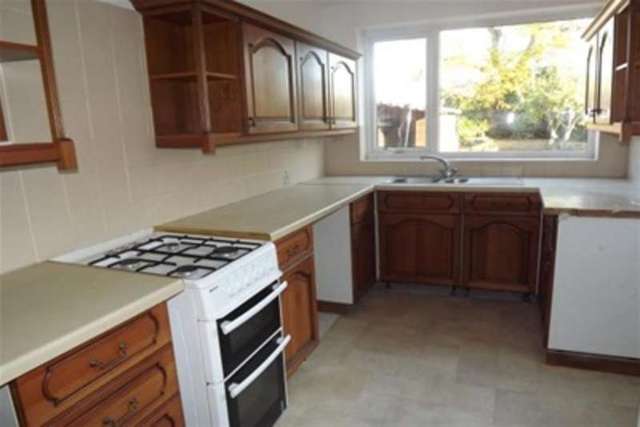  Image of 3 Bedroom Semi-Detached to rent at Nottingham, NG9 2PH