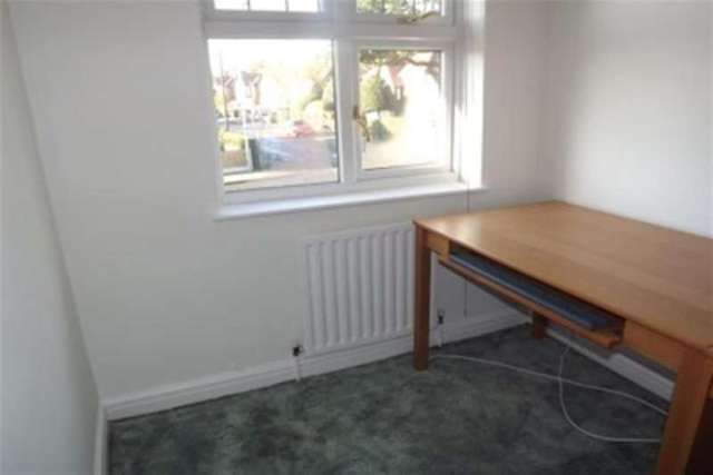  Image of 3 Bedroom Semi-Detached to rent at Nottingham, NG9 2PH