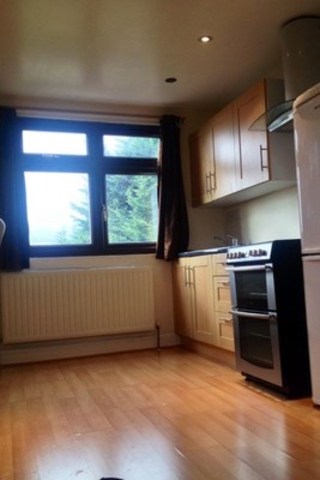  Image of Terraced to rent at . WOODFORD AVENUE GANTS HILL ILFORD, IG2 6UX