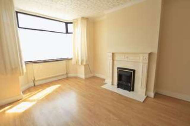  Image of 3 Bedroom Property to rent at Louis Drive  Hull, HU5 5PA