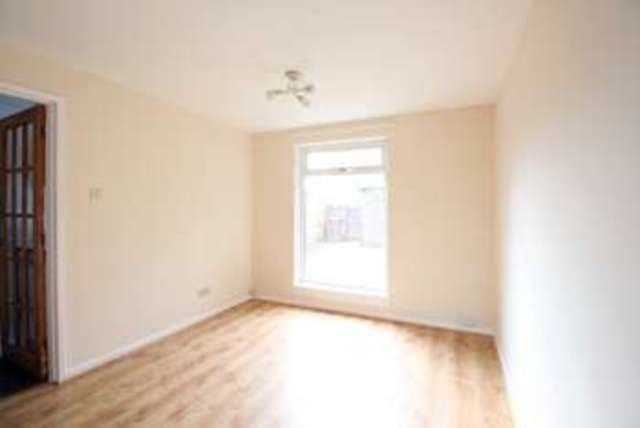  Image of 3 Bedroom Terraced for sale at Barnton Place  Fife, KY6 2PS