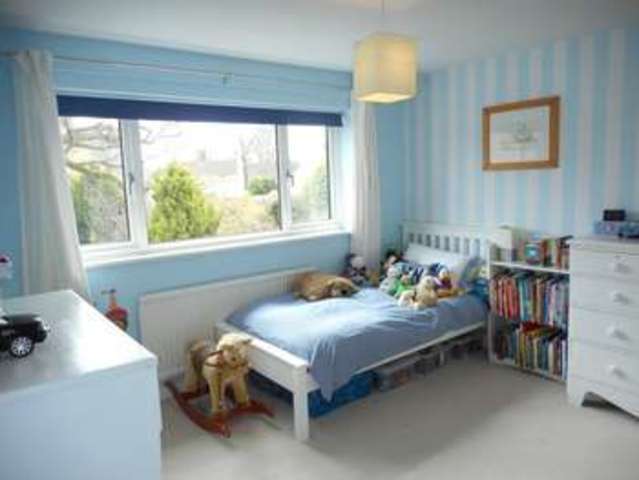  Image of 4 Bedroom Detached for sale at Lechlade Park Lechlade Gloucestershire, GL7 3DB