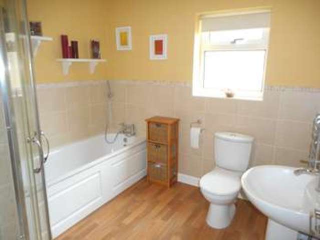  Image of 4 Bedroom Detached for sale at Lechlade Park Lechlade Gloucestershire, GL7 3DB