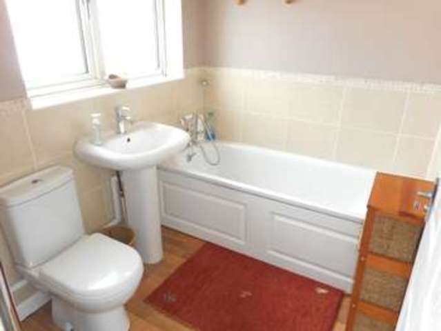  Image of 4 Bedroom Detached for sale at Lechlade Park Lechlade Gloucestershire, GL7 3DB
