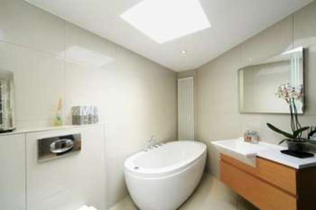  Image of 2 Bedroom Detached for sale at Aliwal Road  London, SW11 1RB