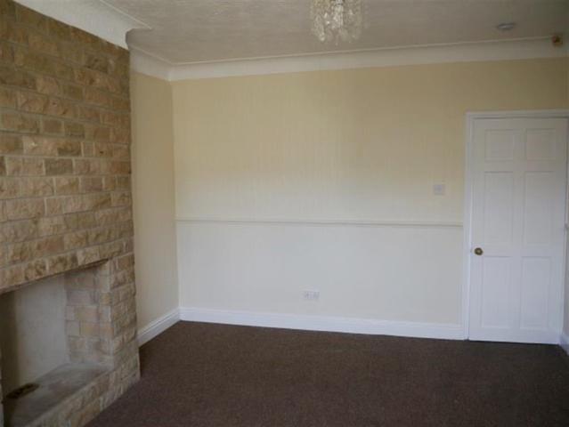  Image of 3 Bedroom Semi-Detached to rent at Bradford  Tong Street, BD4 8PS