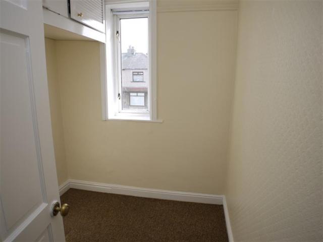  Image of 3 Bedroom Semi-Detached to rent at Bradford  Tong Street, BD4 8PS