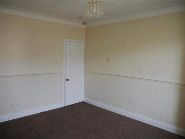  Image of 3 Bedroom Semi-Detached to rent at Bradford  Tong Street, BD4 8PS
