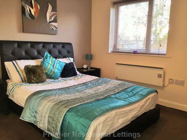  Image of 2 Bedroom Apartment to rent at Radcliffe Manchester, M26 2WB