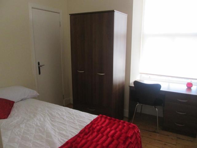  Image of 3 Bedroom Flat to rent at Stobswell Dundee Dundee, DD4 6HJ