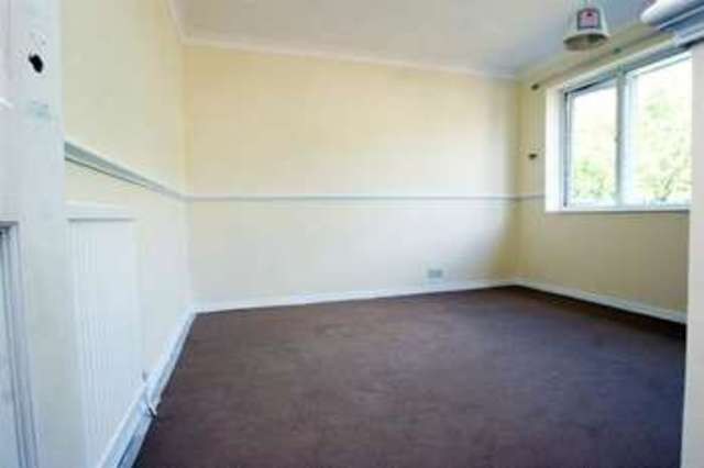  Image of 4 Bedroom End of Terrace to rent at Buckhurst Hill, IG9 5SA