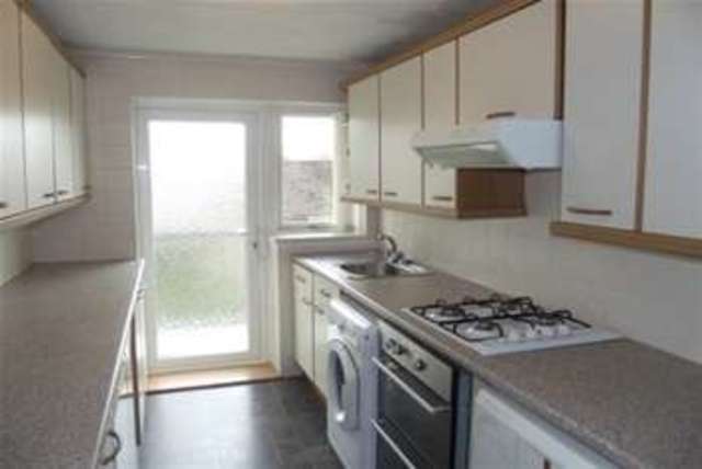  Image of 3 Bedroom Flat to rent at Glasgow, G42 0DF