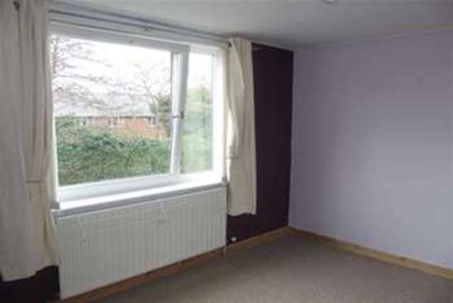  Image of 3 Bedroom Flat to rent at Glasgow, G42 0DF