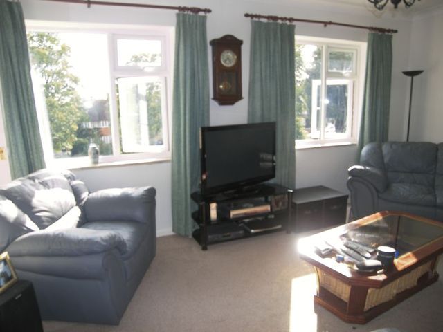  Image of 2 Bedroom House for sale at Arundel Gardens Winchmore Hill Winchmore Hill, N21 3AD