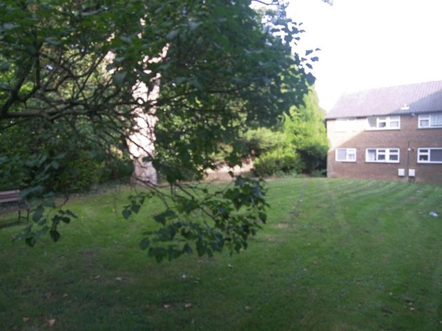  Image of 2 Bedroom House for sale at Arundel Gardens Winchmore Hill Winchmore Hill, N21 3AD