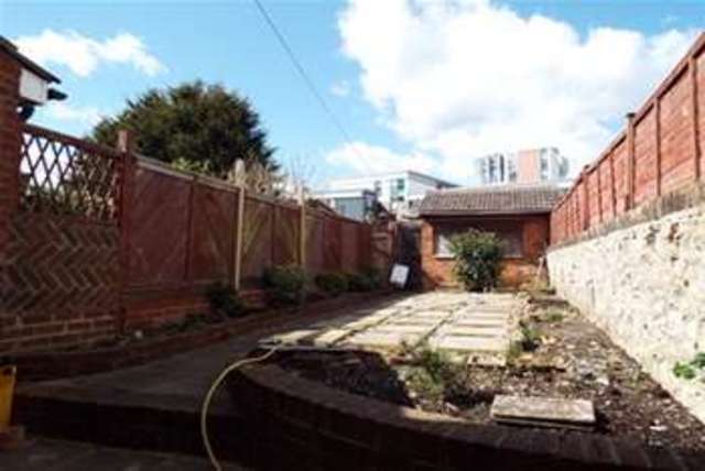  Image of 2 Bedroom Detached to rent at Ashford, TN23 1LF