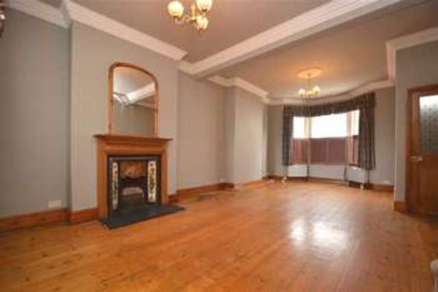  Image of 4 Bedroom Terraced to rent at Wandsworth, SW18 4PN