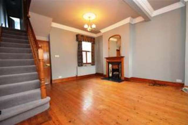  Image of 4 Bedroom Terraced to rent at Wandsworth, SW18 4PN