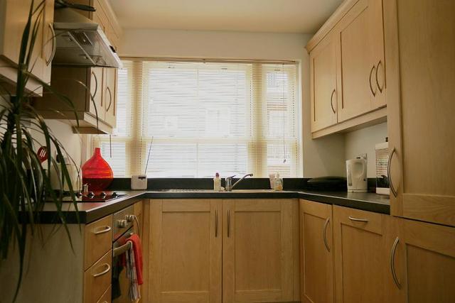  Image of 3 Bedroom Detached to rent at Canterbury, CT1 1BP