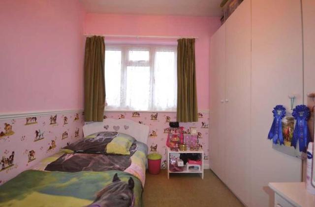  Image of 3 Bedroom Semi-Detached for sale at Walthamstow, E17 5PU