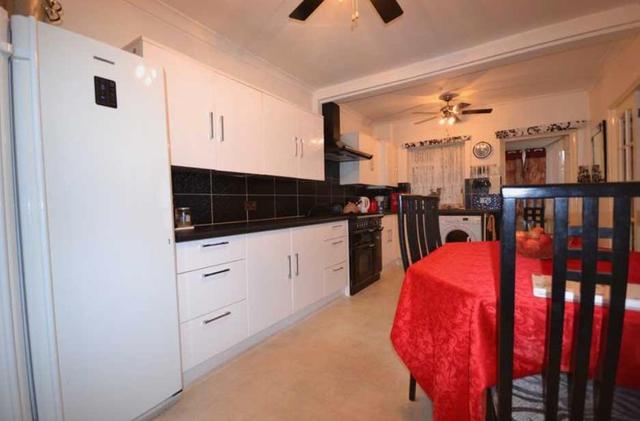  Image of 3 Bedroom Semi-Detached for sale at Walthamstow, E17 5PU