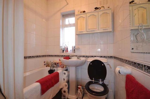  Image of 3 Bedroom Semi-Detached for sale at Walthamstow, E17 5PU