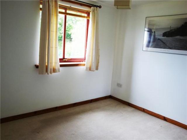  Image of 2 Bedroom Flat to rent at Dunfermline Fife Fife, KY11 3AD