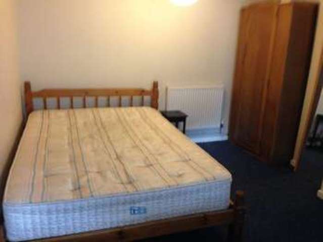  Image of 1 Bedroom Flat to rent at Brookfield Road Bishopston Bristol, BS6 5PW