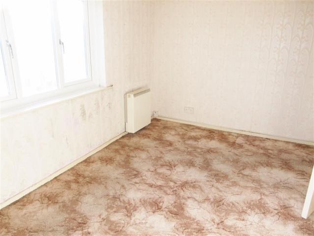 Image of 2 Bedroom Flat for sale at Halifax  Halifax, HX1 5HJ