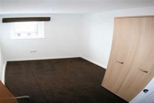  Image of 2 Bedroom Flat to rent at Warrington, WA2 7TJ
