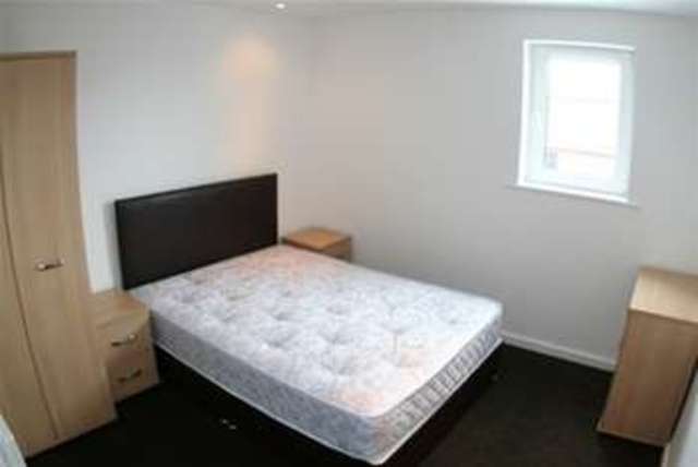  Image of 2 Bedroom Flat to rent at Warrington, WA2 7TJ