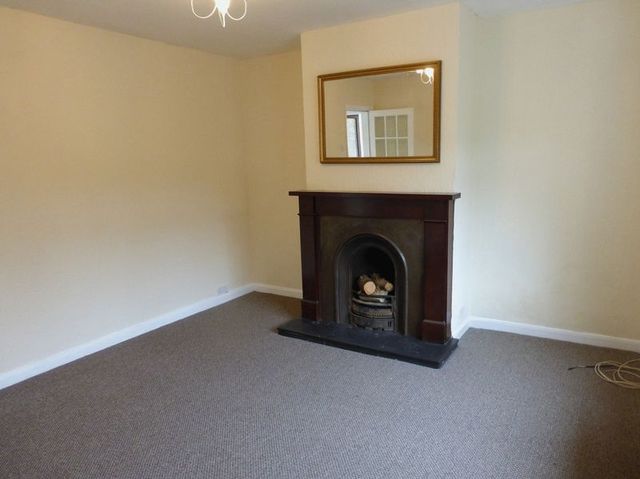  Image of 3 Bedroom Terraced for sale at Brynrefail, LL55 3PD