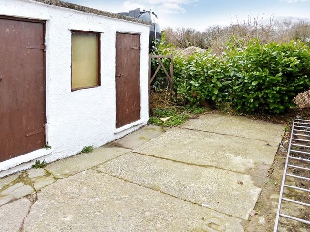  Image of 3 Bedroom Terraced for sale at Brynrefail, LL55 3PD