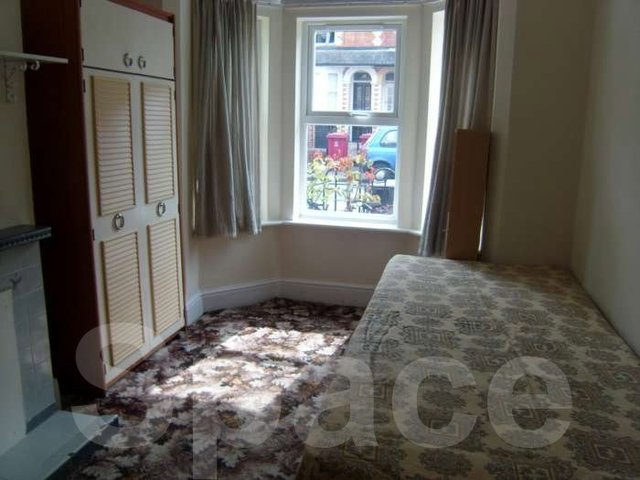  Image of 4 Bedroom Terraced to rent at Cardigan Gardens University Reading, RG1 5QW
